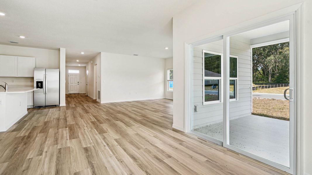 Representative unfurnished interior of a home built from the Covington by D.R. Horton in Somerset Bay, Spring Hill (Image 24). Representative unfurnished interior of a home built from the Covington by D.R. Horton in Somerset Bay, Spring Hill (Image 24).