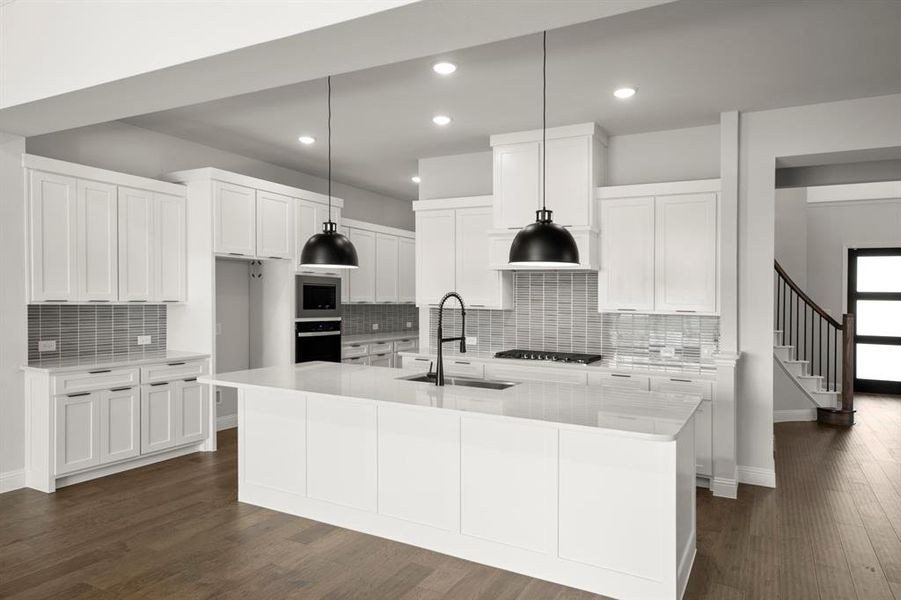 09. 309 Bee Balm - Kitchen (2) 09. 309 Bee Balm - Kitchen (2)