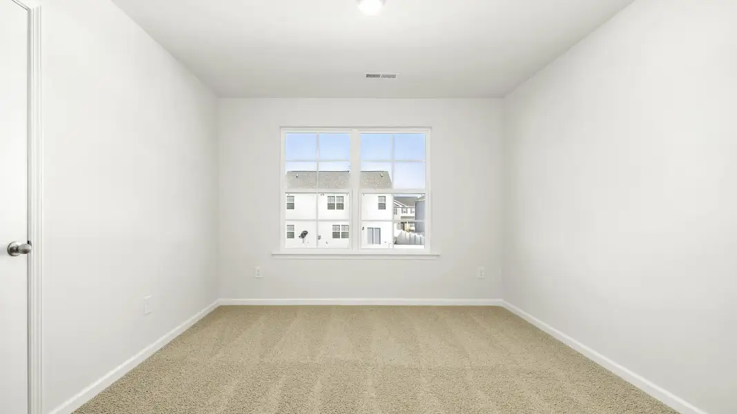 Spacious, unfurnished interior of a new home in Cambridge Park, Mebane (Image 17).