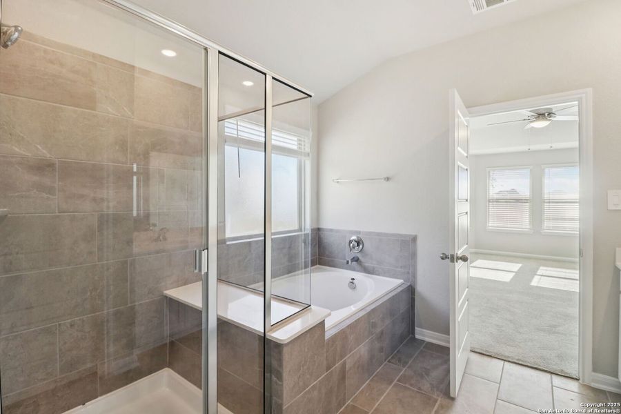 Furnished interior view inside a new home in Legendary Trails - Classic Series, Cibolo (Image 11). Furnished interior view inside a new home in Legendary Trails - Classic Series, Cibolo (Image 11).