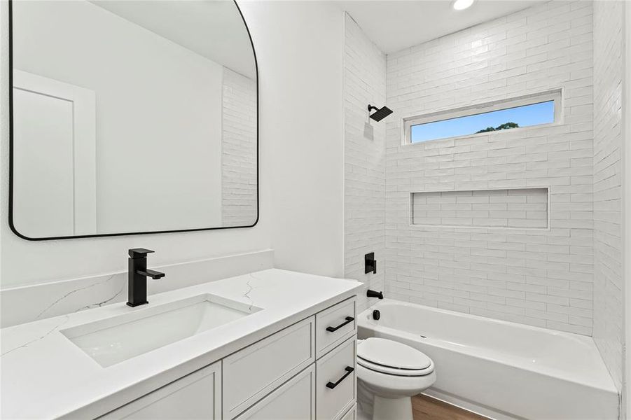 Furnished interior view inside a new home in , Dallas (Image 6).