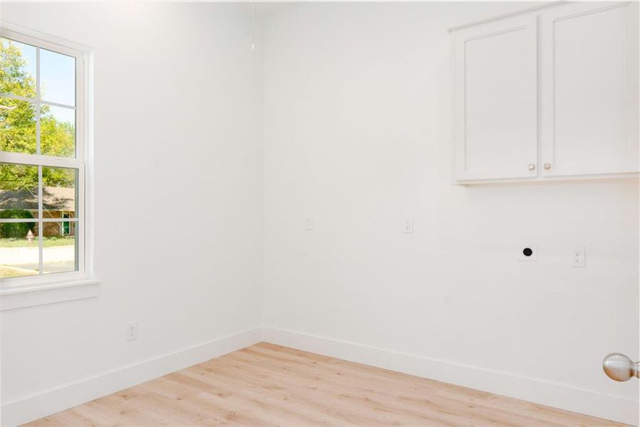 Spacious, unfurnished interior of a new home in , Bridgeport (Image 29).