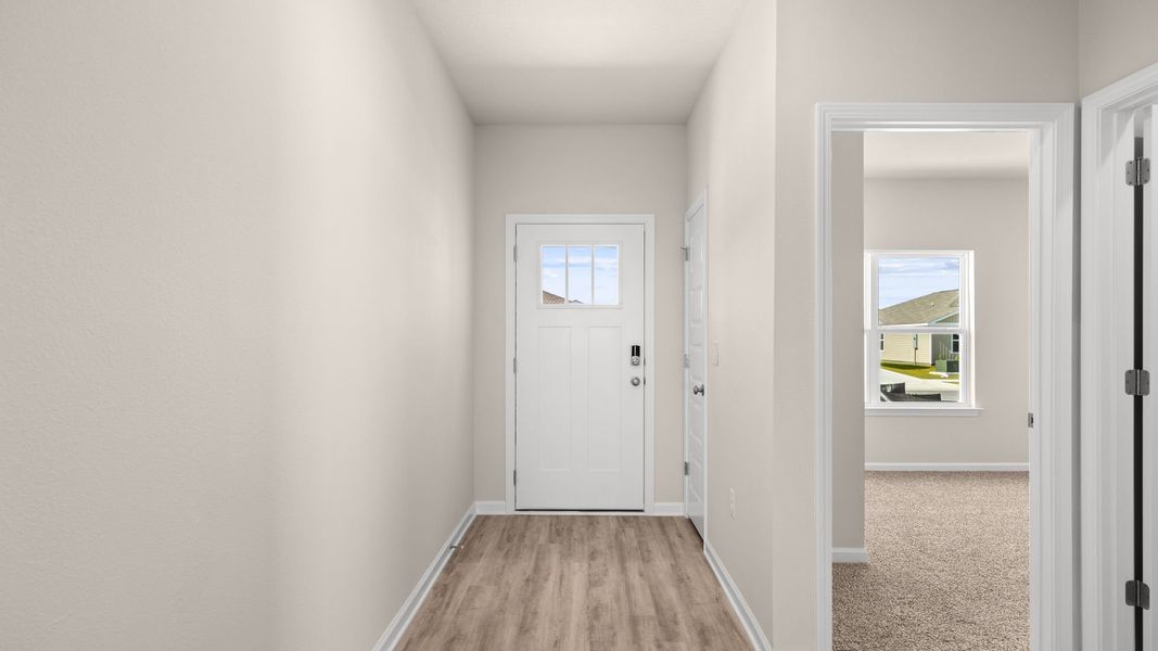 Spacious, unfurnished interior of a new home in Hodges Bayou Plantation, Panama City (Image 15).