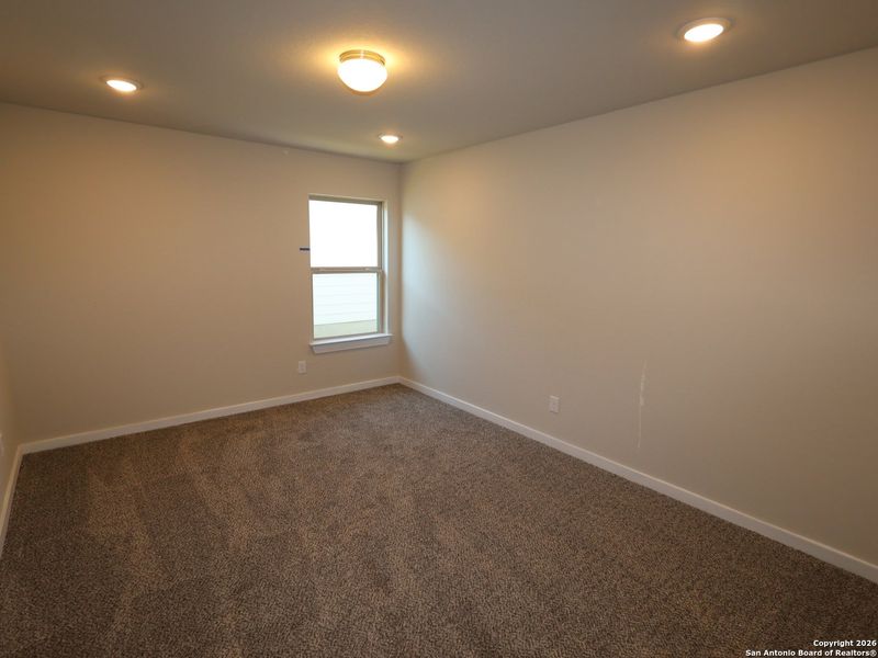 Spacious, unfurnished interior of a new home in Winding Brook, San Antonio (Image 21).