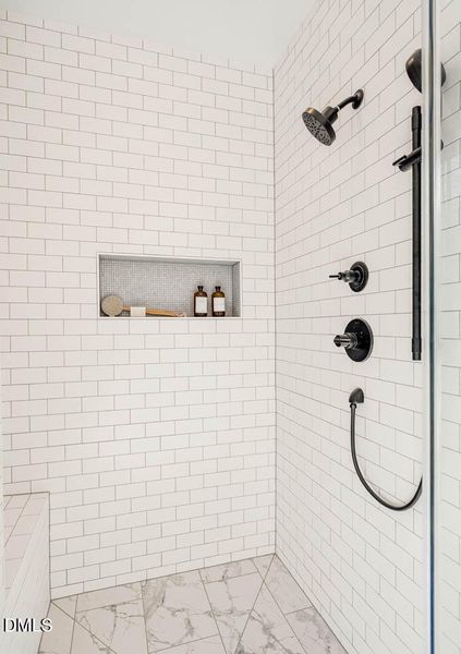 2044355995524827465-53