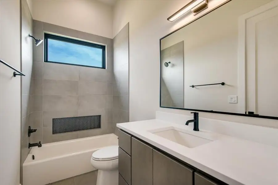 Furnished interior view inside a new home in , Horseshoe Bay (Image 11). Furnished interior view inside a new home in , Horseshoe Bay (Image 11).