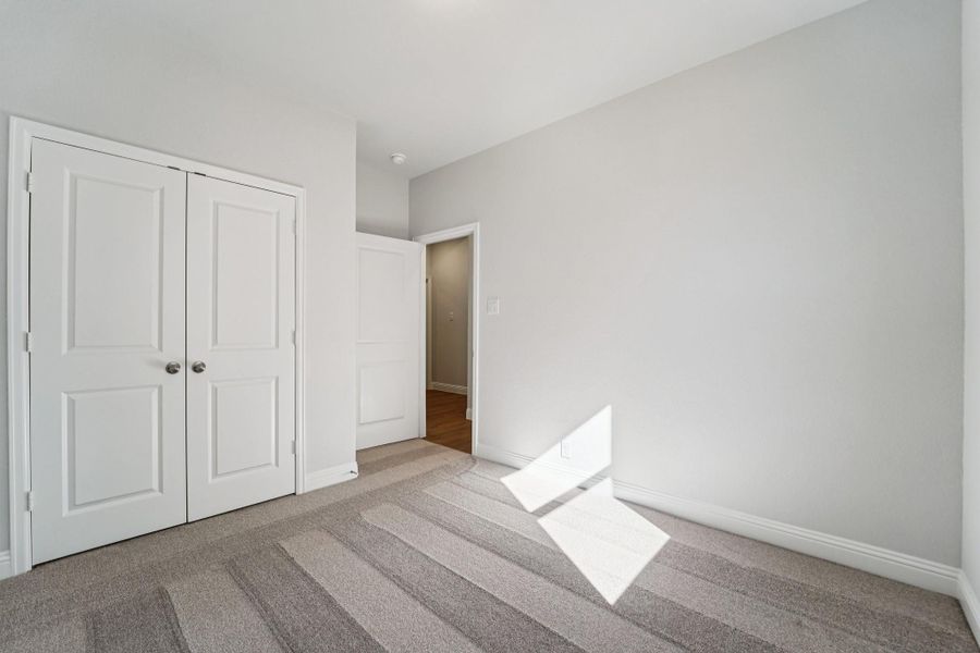 Spacious, unfurnished interior of a new home in Evergreen 40', Conroe (Image 15).