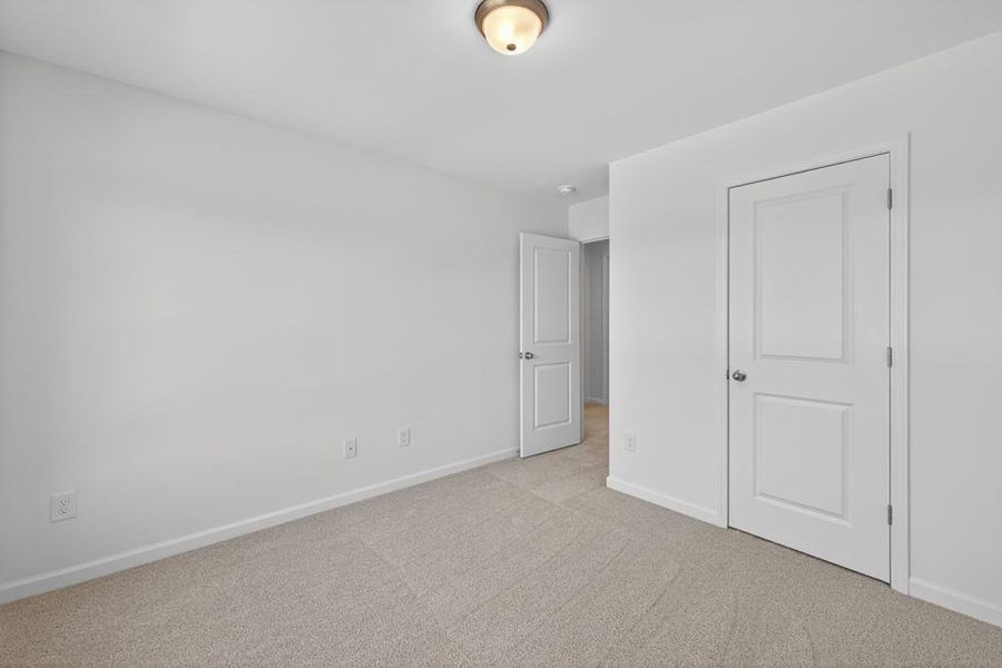 Spacious, unfurnished interior of a new home in , Jefferson (Image 37).