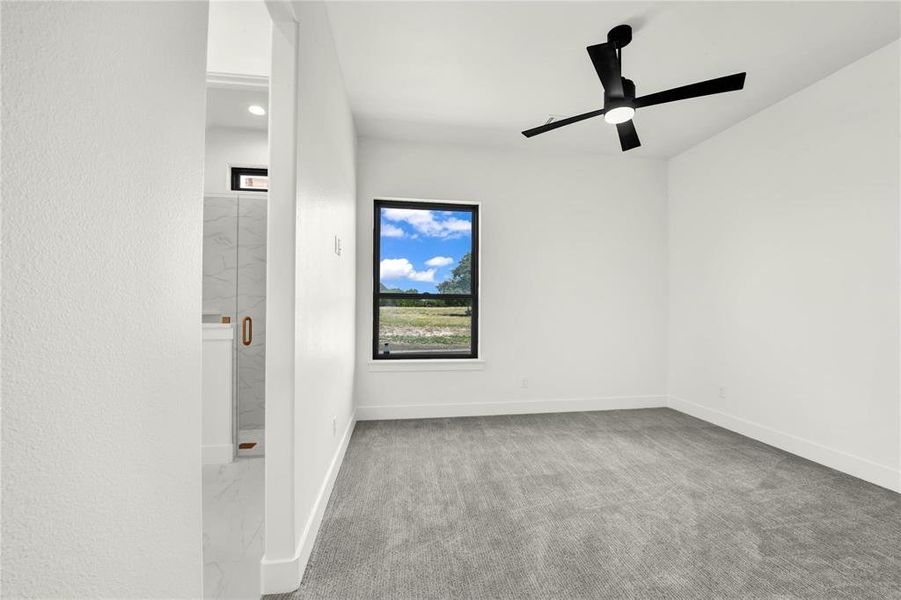 Spacious, unfurnished interior of a new home in , Aledo (Image 26).