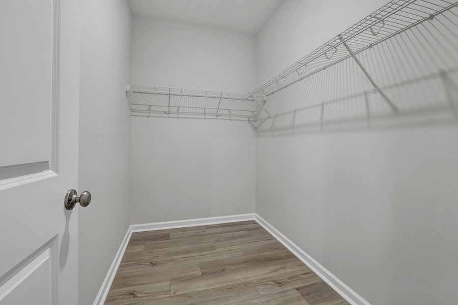 Spacious, unfurnished interior of a new home in River Tide Farms, Bolivia (Image 15).