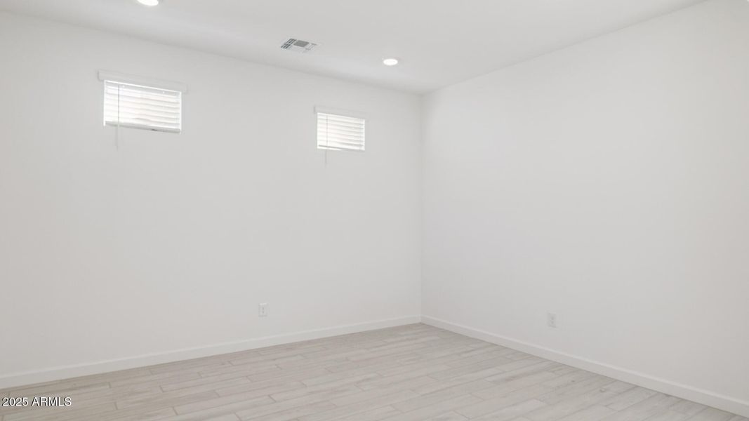 3985_Phoenician_Lot 2081_Aloravita_Peori 3985_Phoenician_Lot 2081_Aloravita_Peori