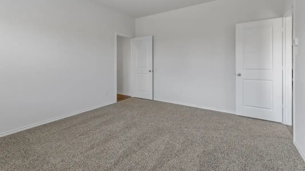 Spacious, unfurnished interior of a new home in Wildwood, Royse City (Image 27).