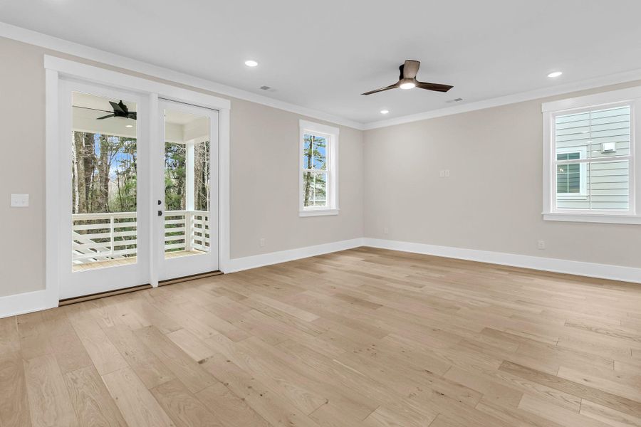 Spacious, unfurnished interior of a new home in , Charleston (Image 23).