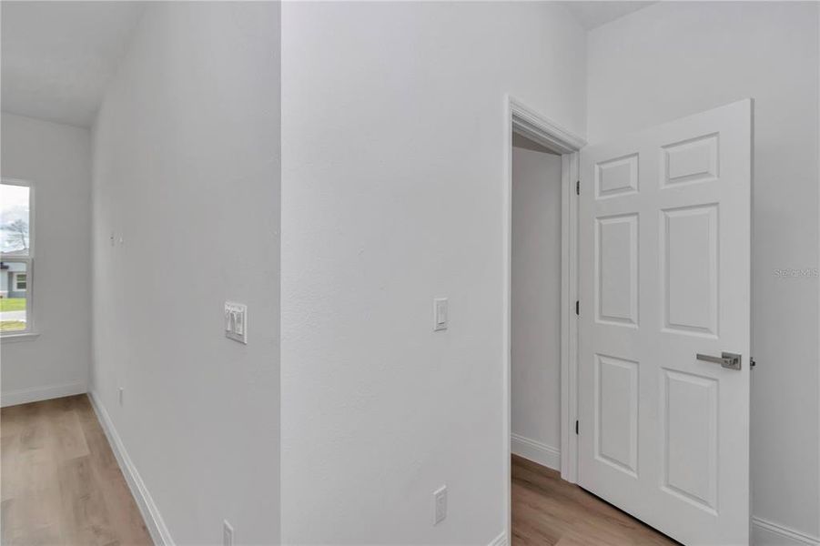 Spacious, unfurnished interior of a new home in , Ocala (Image 41).