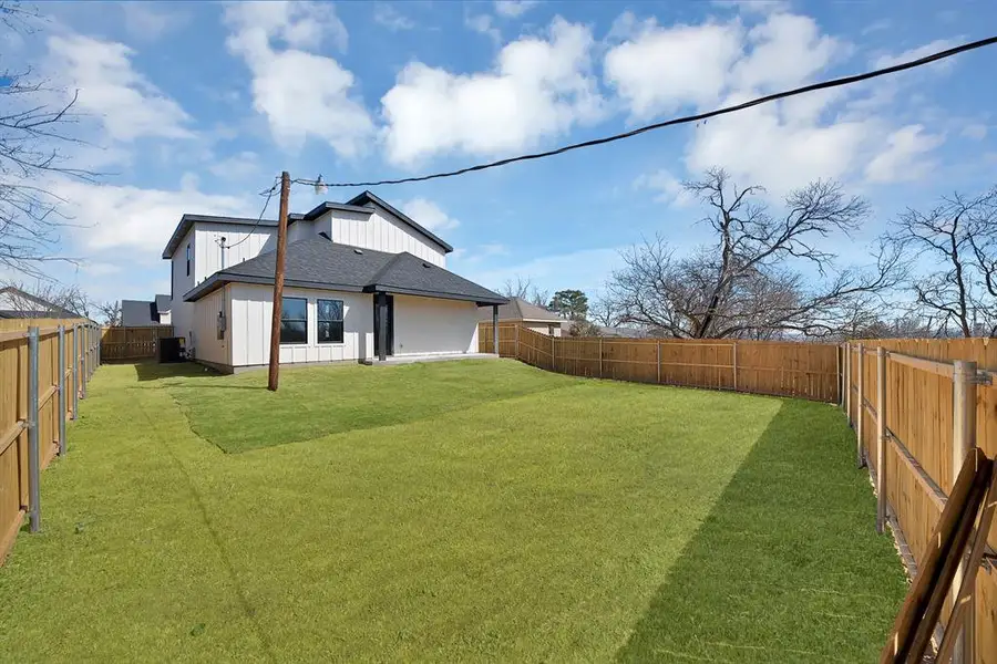 Exterior details and patio area of a home in , Fort Worth (Image 4).