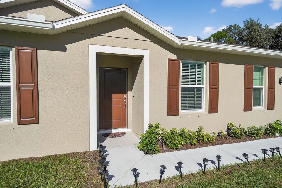 Exterior details and patio area of a home in , Vero Beach (Image 1).