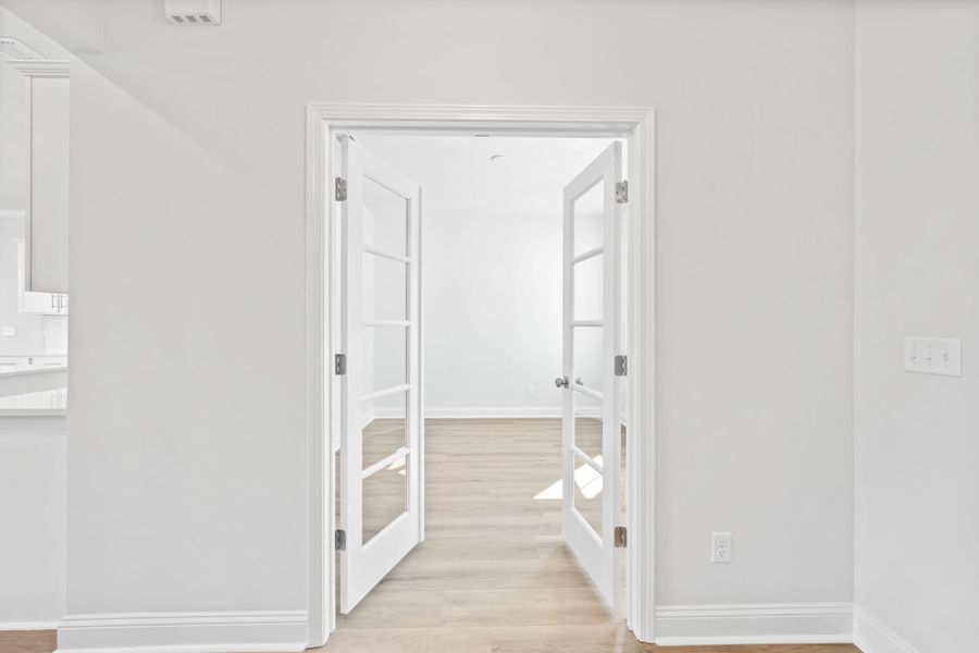 Spacious, unfurnished interior of a new home in Carriage Estates, Lexington (Image 33).