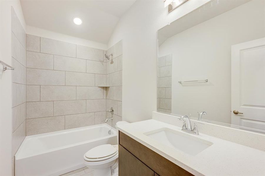 Furnished interior view inside a new home in East Oak Creek Elements, Commerce (Image 24).