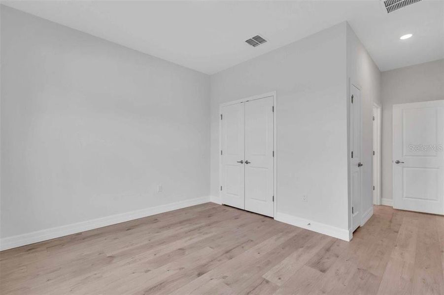 Spacious, unfurnished interior of a new home in , Punta Gorda (Image 26).