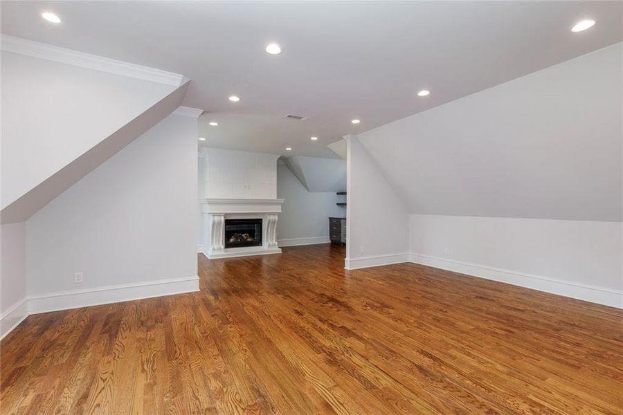 Spacious, unfurnished interior of a new home in , Roswell (Image 69).