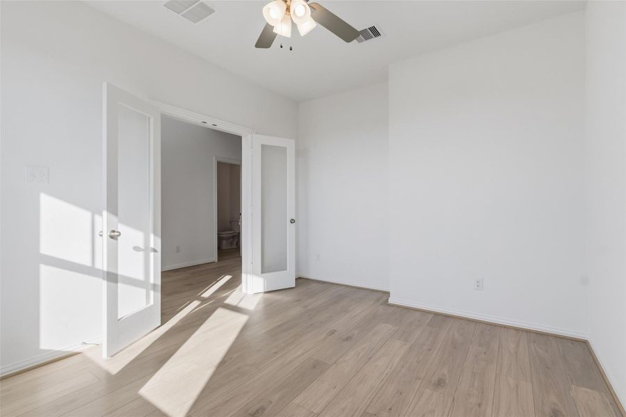 Spacious, unfurnished interior of a new home in Oakwood Estates, Waller (Image 29).