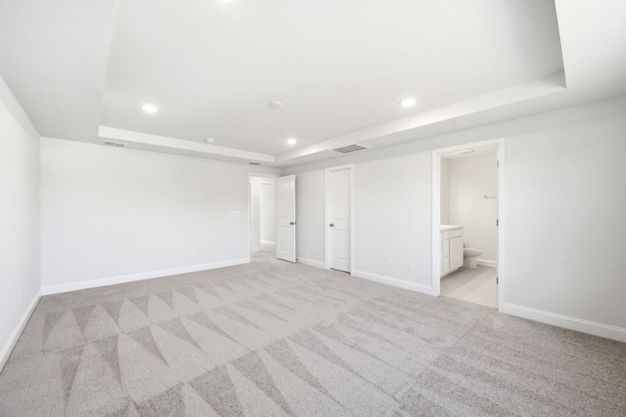 Spacious, unfurnished interior of a new home in Carriage Estates, Lexington (Image 28).