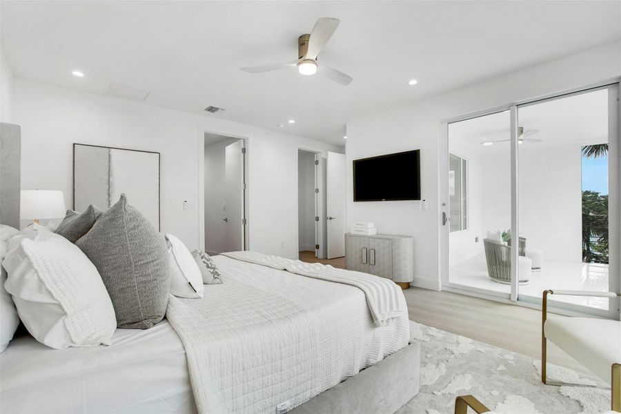 Furnished interior view inside a new home in , Fort Lauderdale (Image 15).