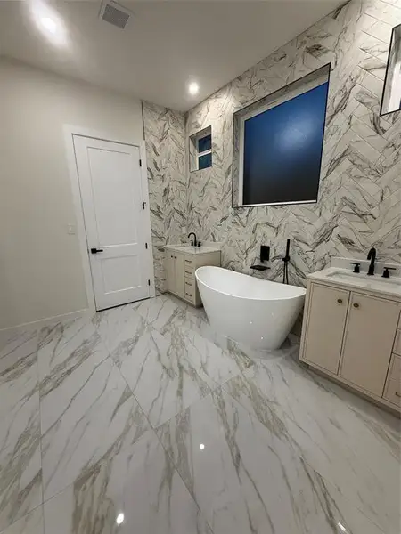 Furnished interior view inside a new home in , Dallas (Image 4).