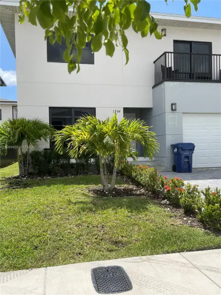 Exterior details and patio area of a home in , Florida City (Image 3).