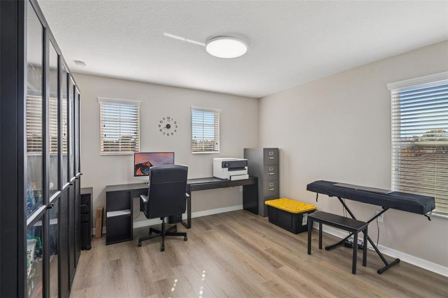 Furnished interior view inside a new home in , Spring Hill (Image 29).