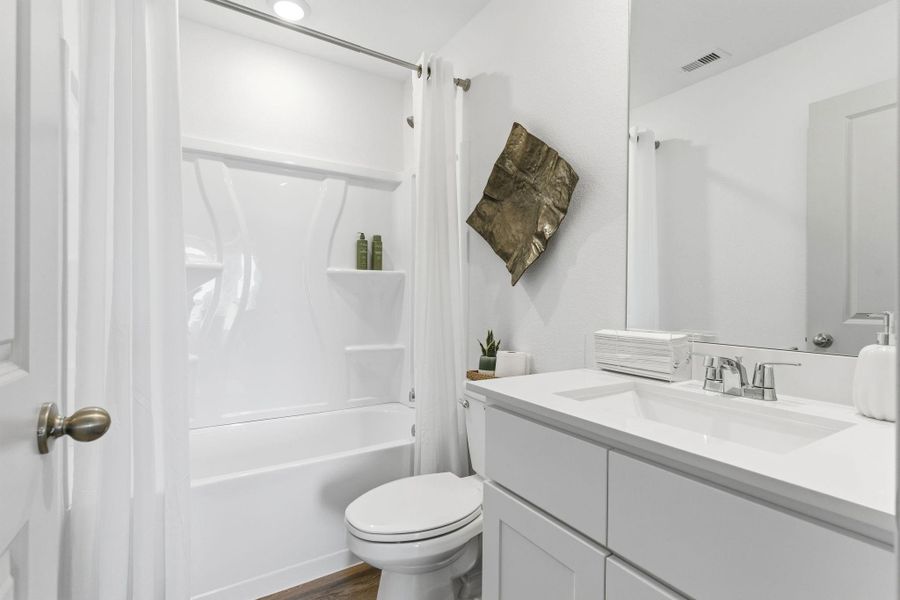Furnished interior view inside a new home in Watermark, Alvin (Image 13).