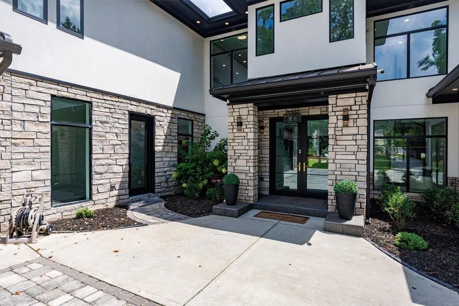 Exterior details and patio area of a home in , Brookhaven (Image 31).