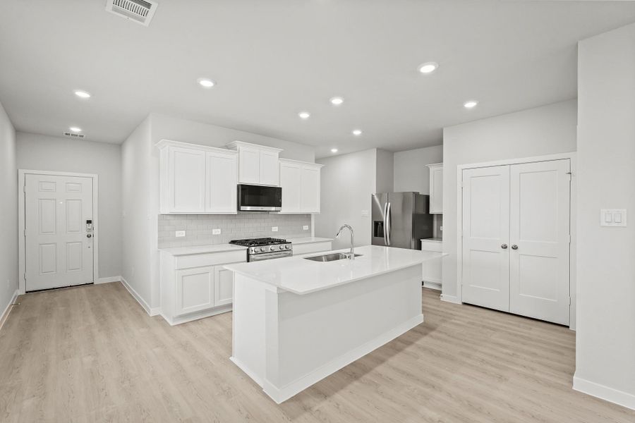 Furnished interior view inside a new home in Sanford Farms, Waller (Image 8).