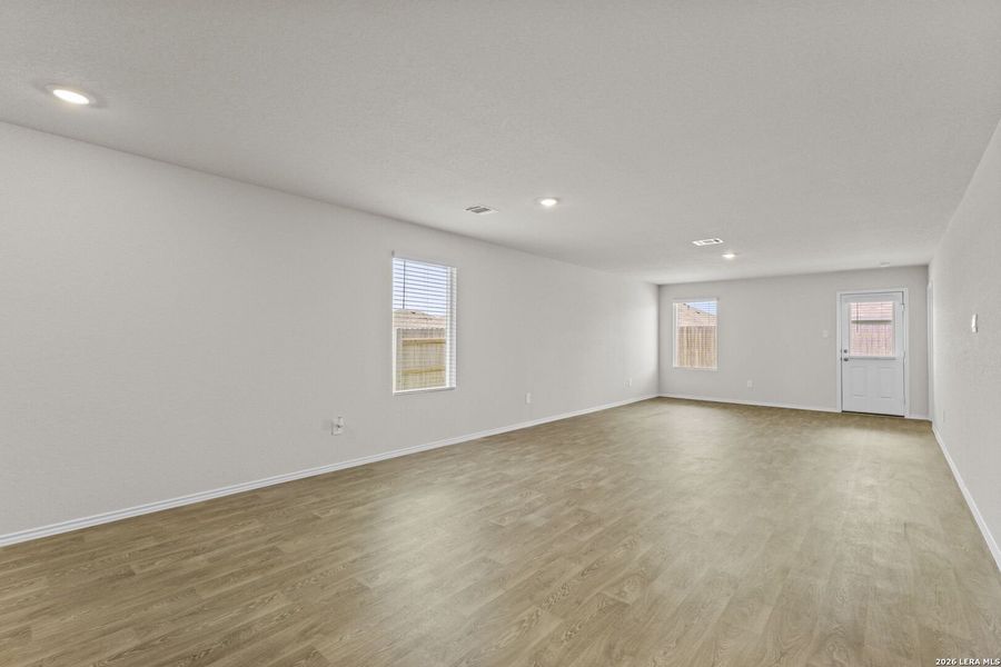 Spacious, unfurnished interior of a new home in Swenson Heights, Seguin (Image 25).