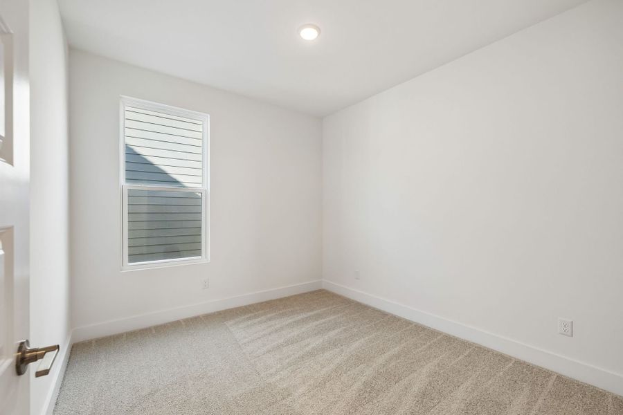 Spacious, unfurnished interior of a new home in Del Webb Barton Village, Lebanon (Image 40).