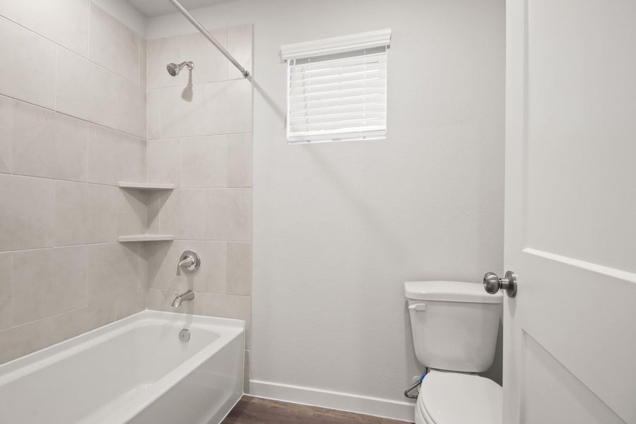 Furnished interior view inside a new home in Maple Heights, Porter (Image 8).