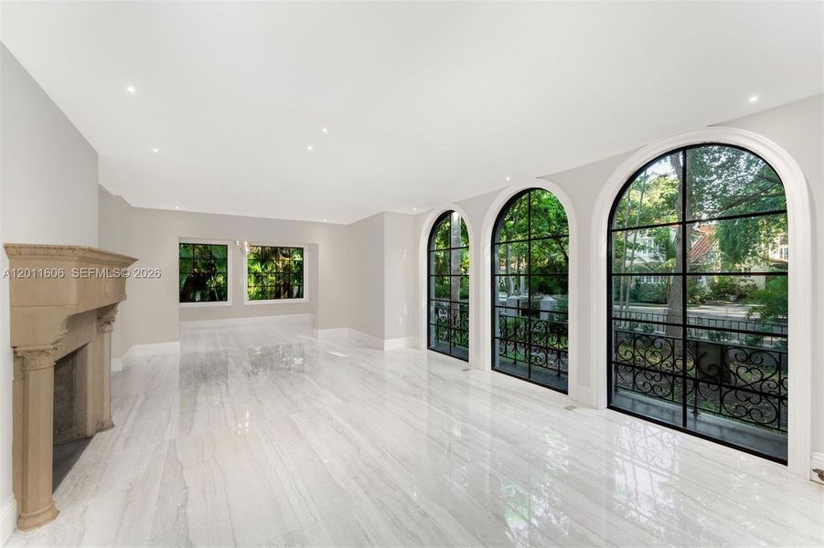 Spacious, unfurnished interior of a new home in , Miami (Image 31).