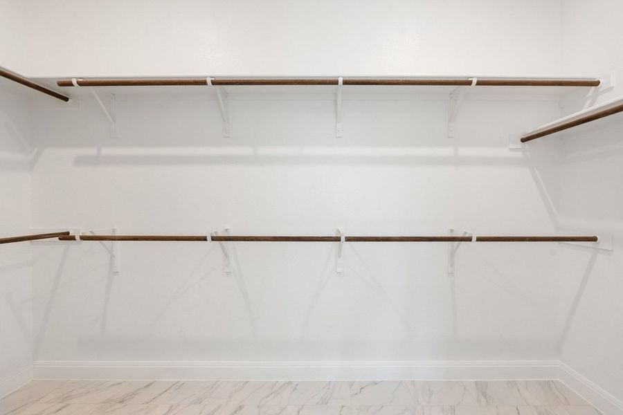 Spacious, unfurnished interior of a new home in Persimmon, Buda (Image 29).