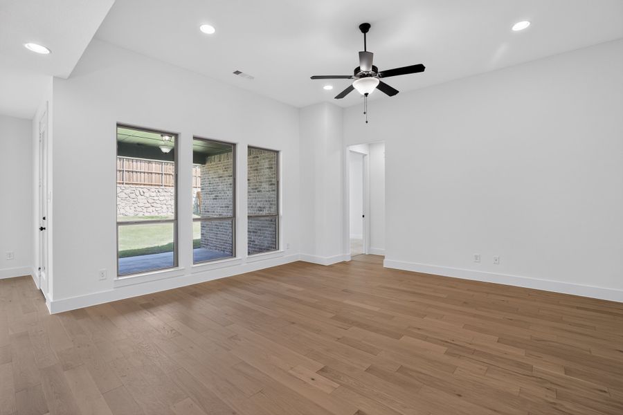 128 Buffalo - Living Area