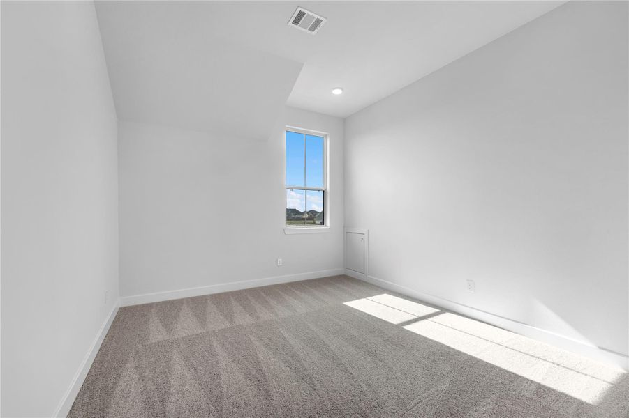 Representative image. Features, selections and colors may vary.