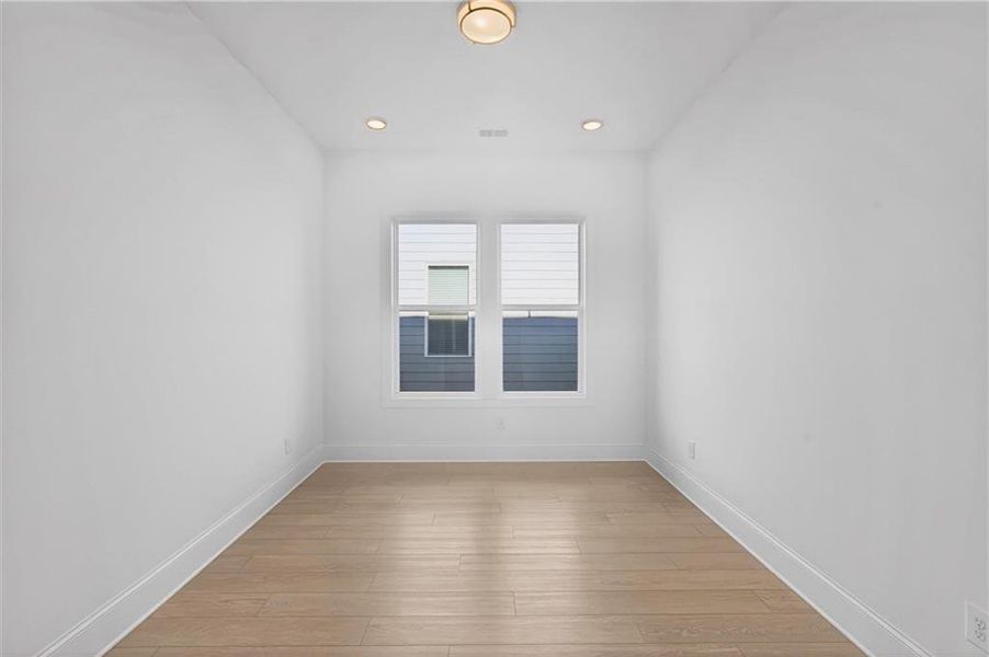 Spacious, unfurnished interior of a new home in The Reserve at Bells Ferry, Kennesaw (Image 25).