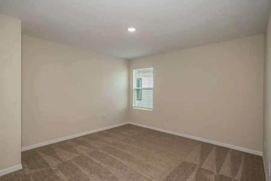Spacious, unfurnished interior of a new home in Scenic Terrace, Haines City (Image 19).