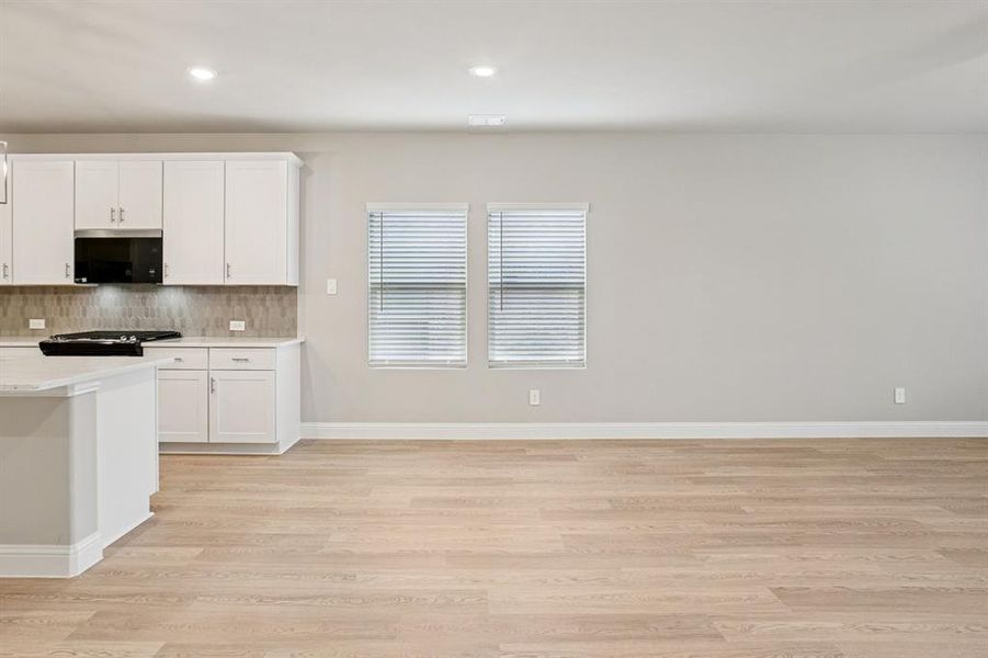 Photo is not of the actual home, but is an inspirational photo of builder’s model home and may depict options, furnishings, and/or decorator features that are not included. Photo is not of the actual home, but is an inspirational photo of builder’s model home and may depict options, furnishings, and/or decorator features that are not included.
