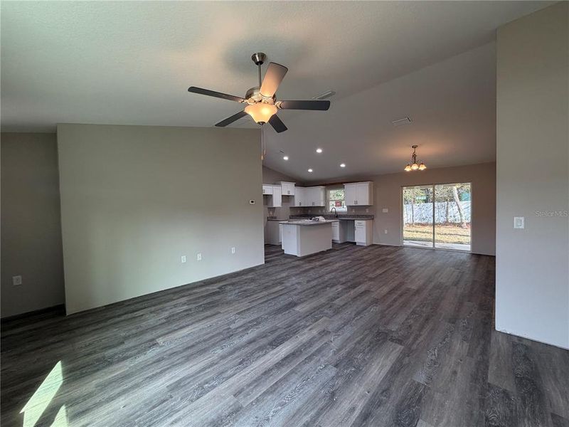 Spacious, unfurnished interior of a new home in , Citrus Springs (Image 13).