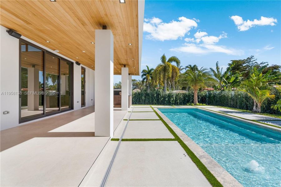 Exterior details and patio area of a home in , Miami (Image 32).