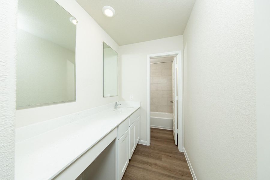 Furnished interior view inside a new home in River's Edge, Conroe (Image 11). Furnished interior view inside a new home in River's Edge, Conroe (Image 11).