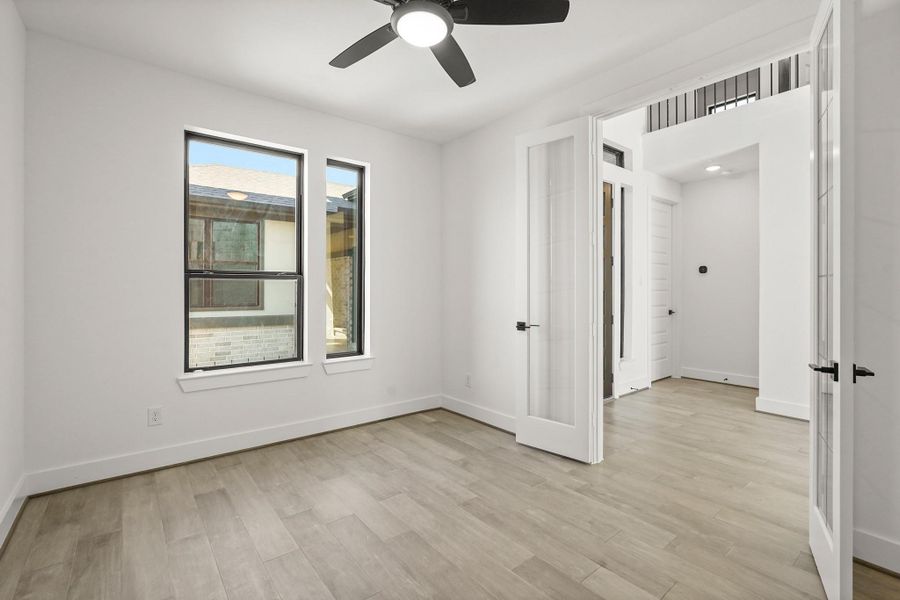 Spacious, unfurnished interior of a new home in Jubilee 45', 70', Hockley (Image 17).