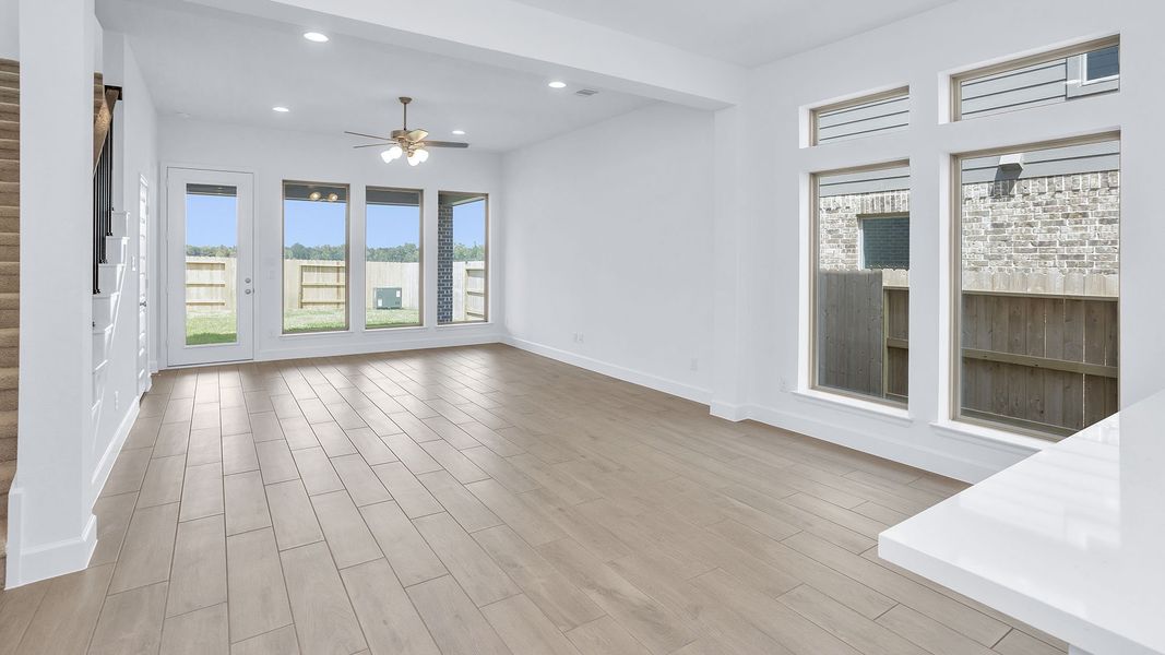 Spacious, unfurnished interior of a new home in Escondido, Magnolia (Image 12).