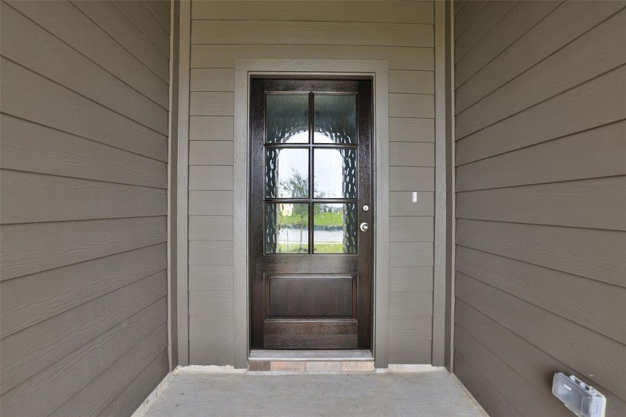 Exterior details and patio area of a home in River Ranch, Dayton (Image 4).