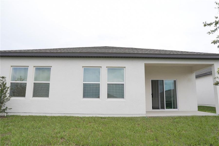 Exterior details and patio area of a home in , Lake Wales (Image 3).